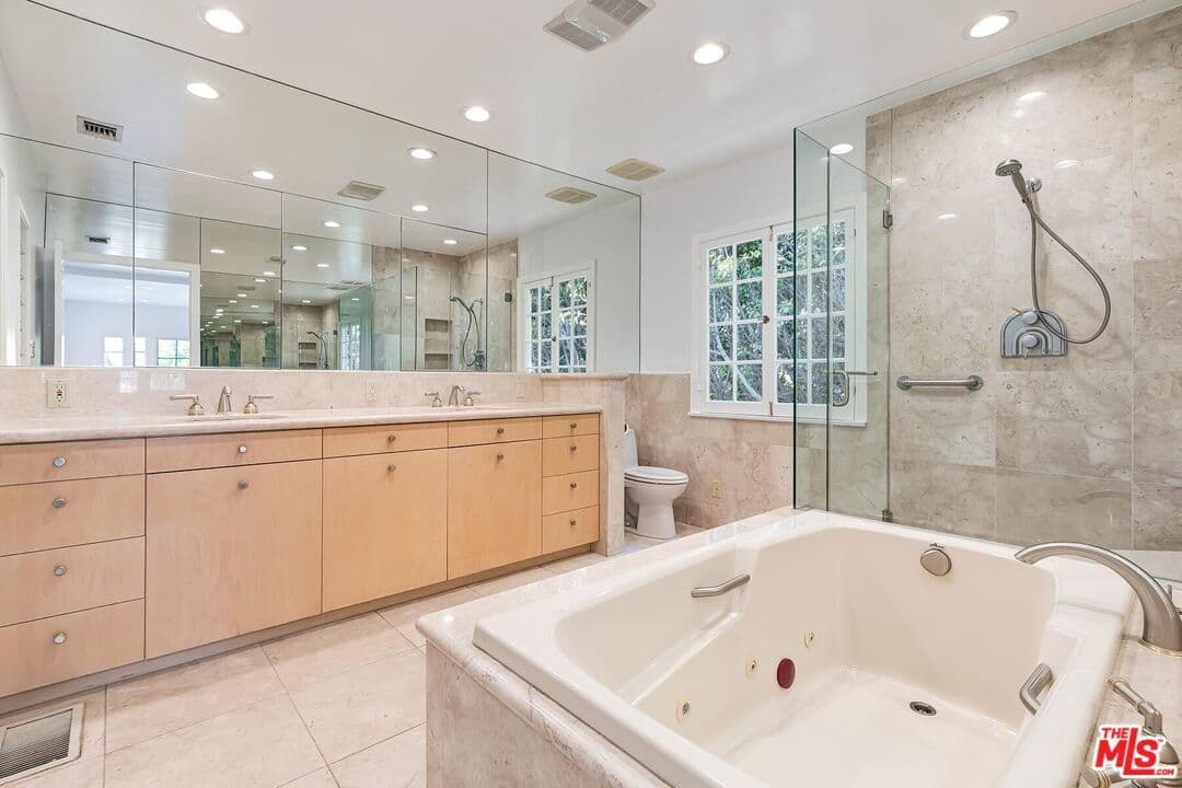 502 N Palm Dr photo 12